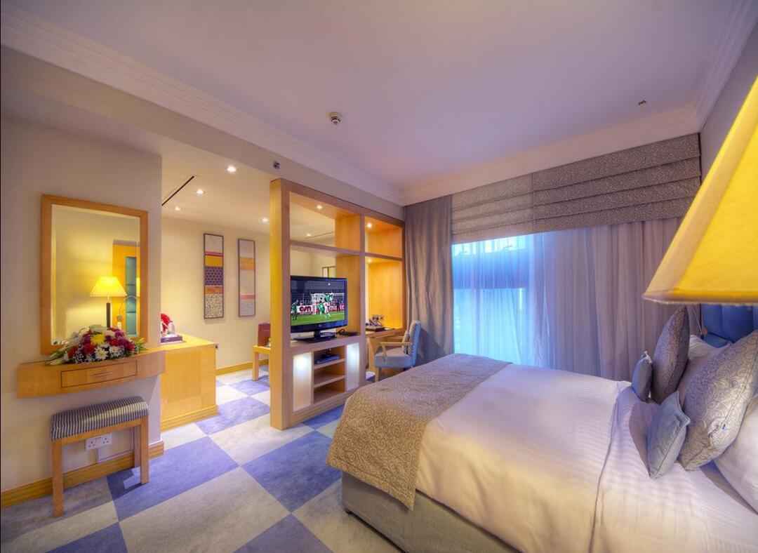 Halo Hotel Дубай Екстериор снимка