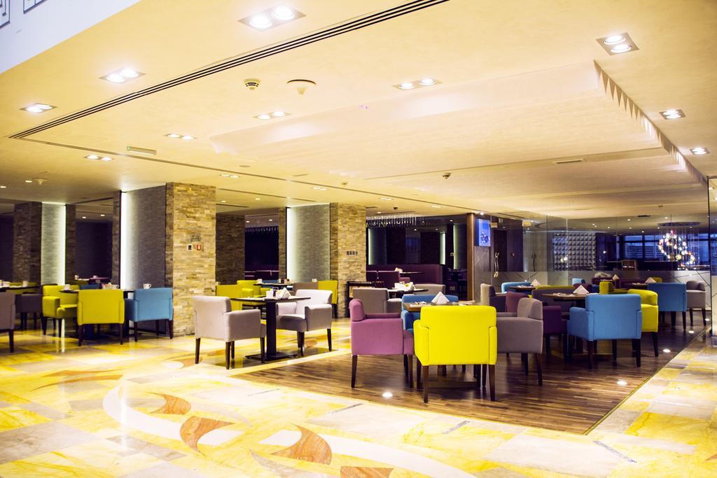 Halo Hotel Дубай Екстериор снимка