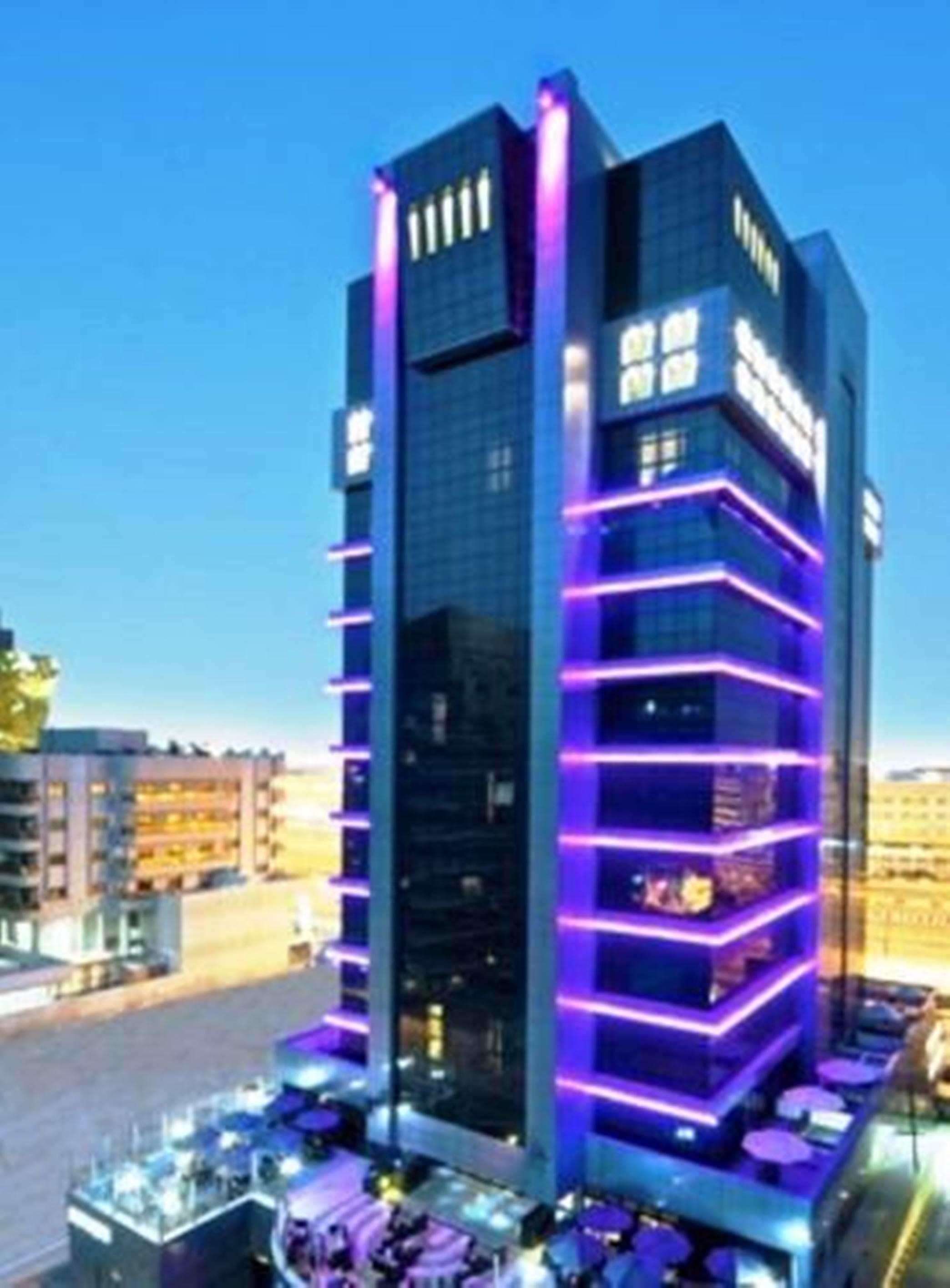 Halo Hotel Дубай Екстериор снимка