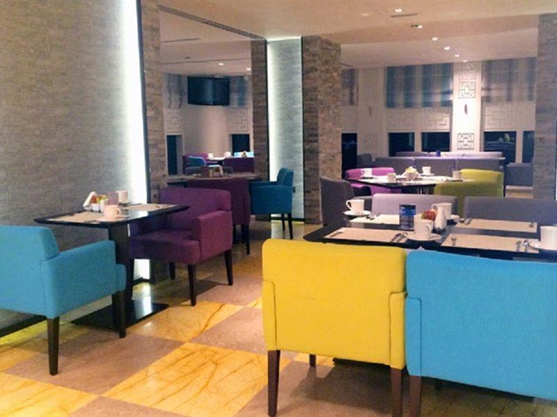 Halo Hotel Дубай Екстериор снимка