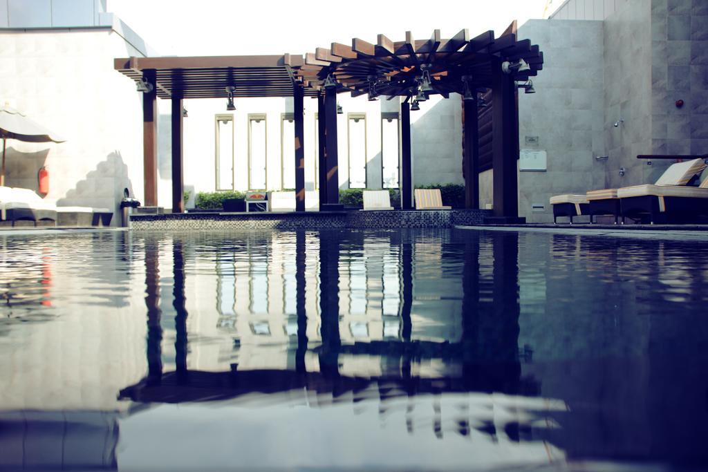 Halo Hotel Дубай Екстериор снимка