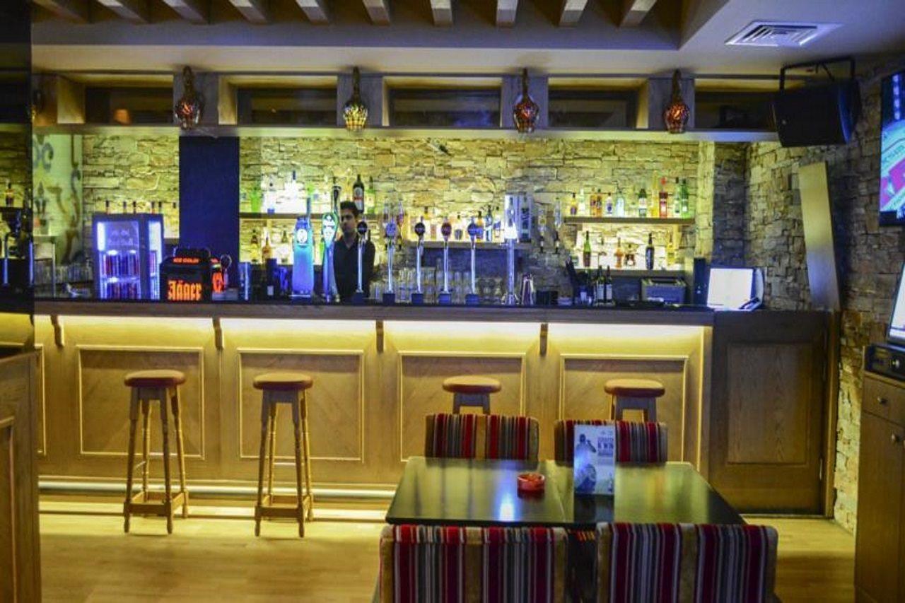 Halo Hotel Дубай Екстериор снимка