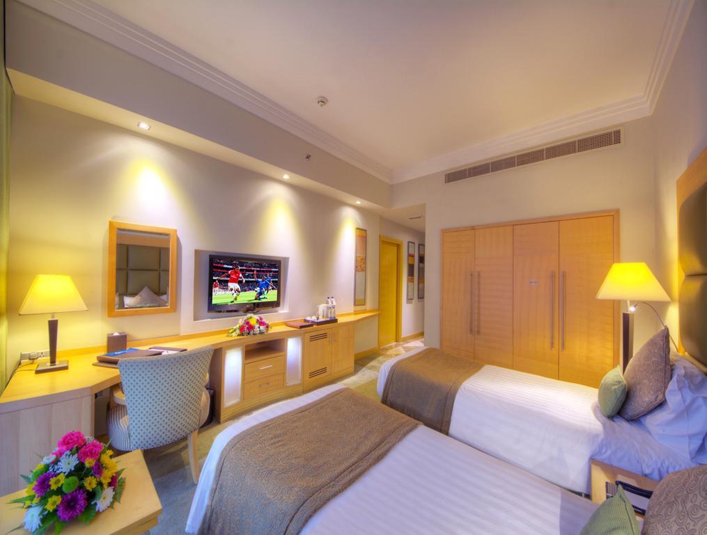 Halo Hotel Дубай Екстериор снимка