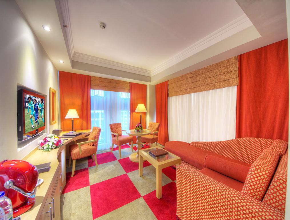 Halo Hotel Дубай Екстериор снимка