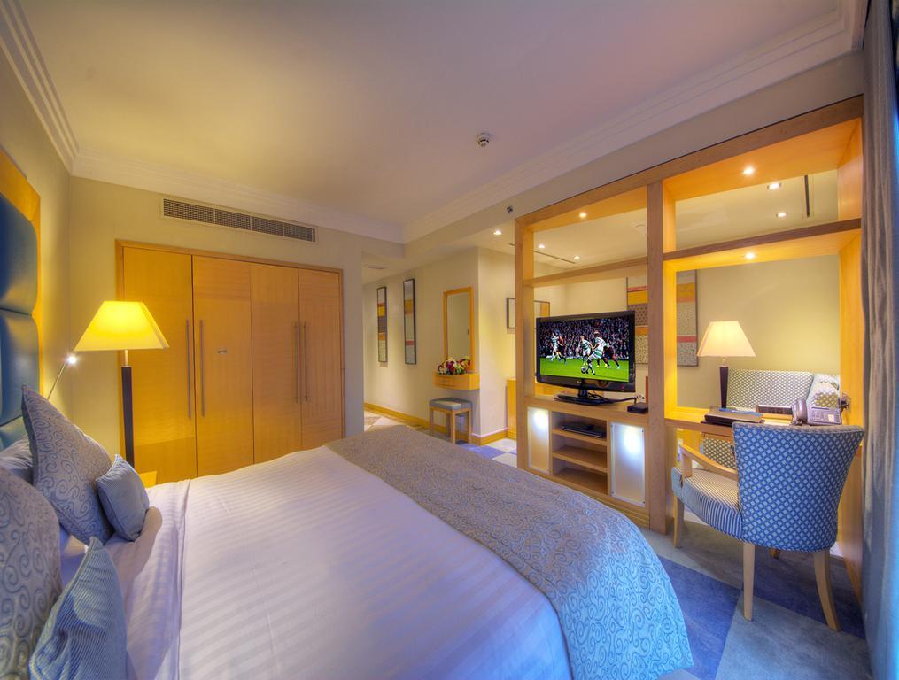 Halo Hotel Дубай Екстериор снимка