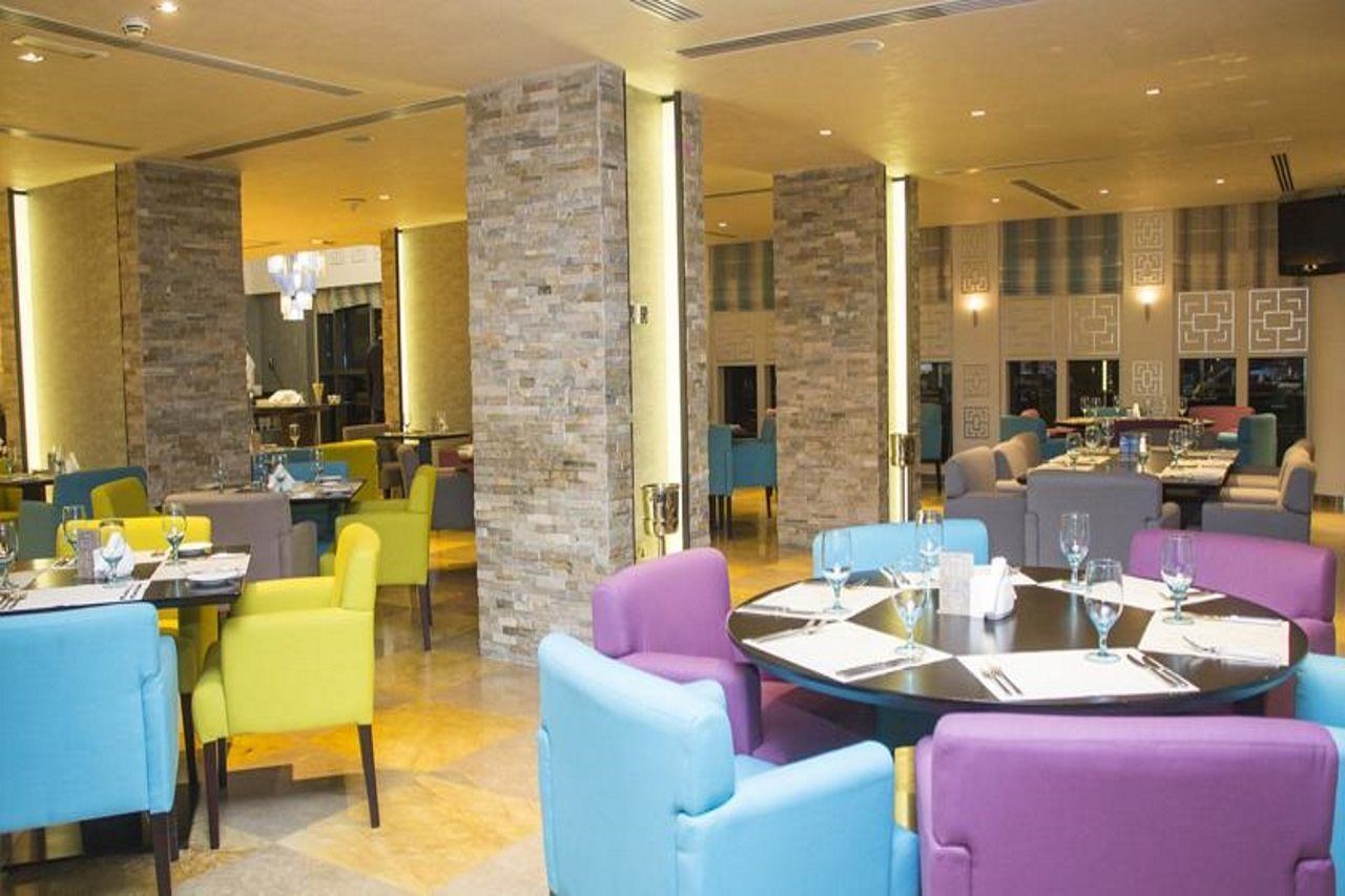 Halo Hotel Дубай Екстериор снимка