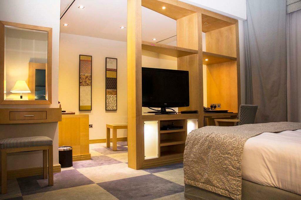 Halo Hotel Дубай Екстериор снимка
